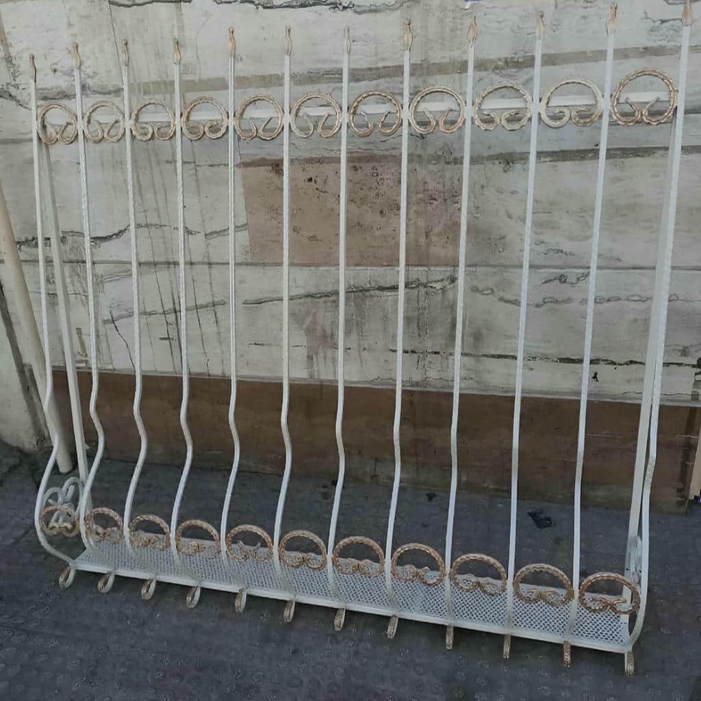 حفاظ پنجره آهنی مشکی در کرمانشاه