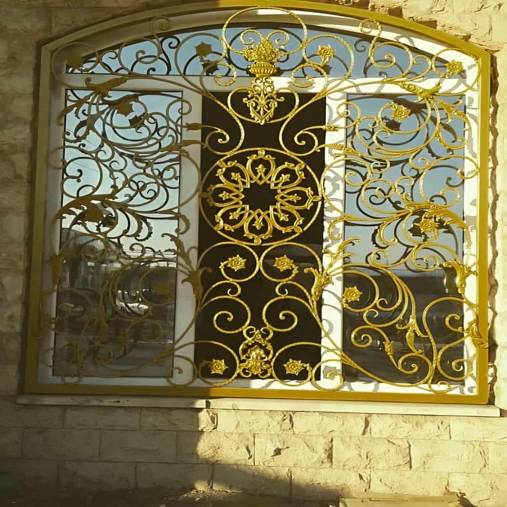 حفاظ پنجره ساده با خطوط عمودی