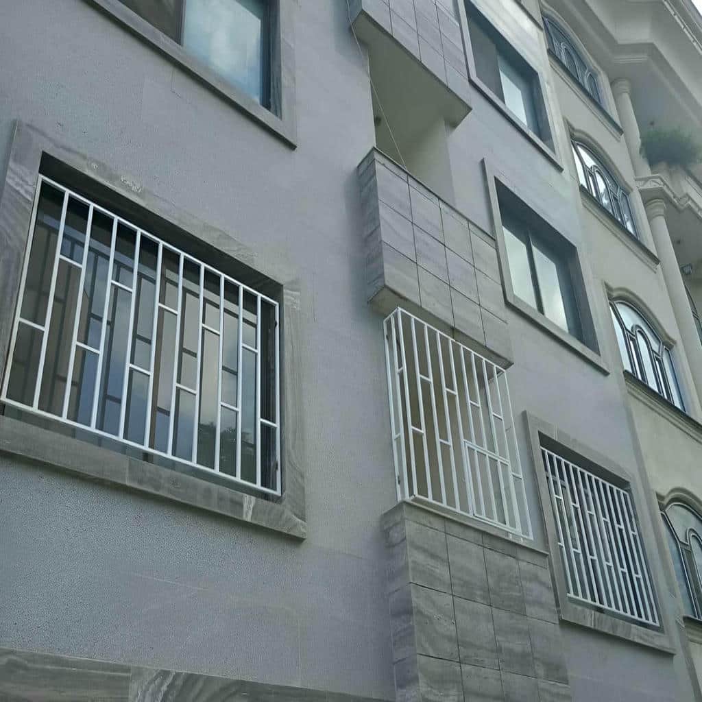 حفاظ پنجره ساده با میله عمودی در کرمان
