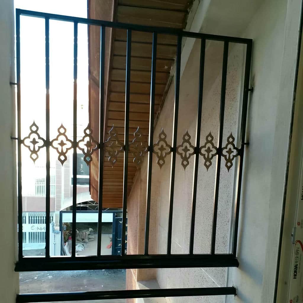 حفاظ پنجره ساده با پوشش مات در استان اردبیل