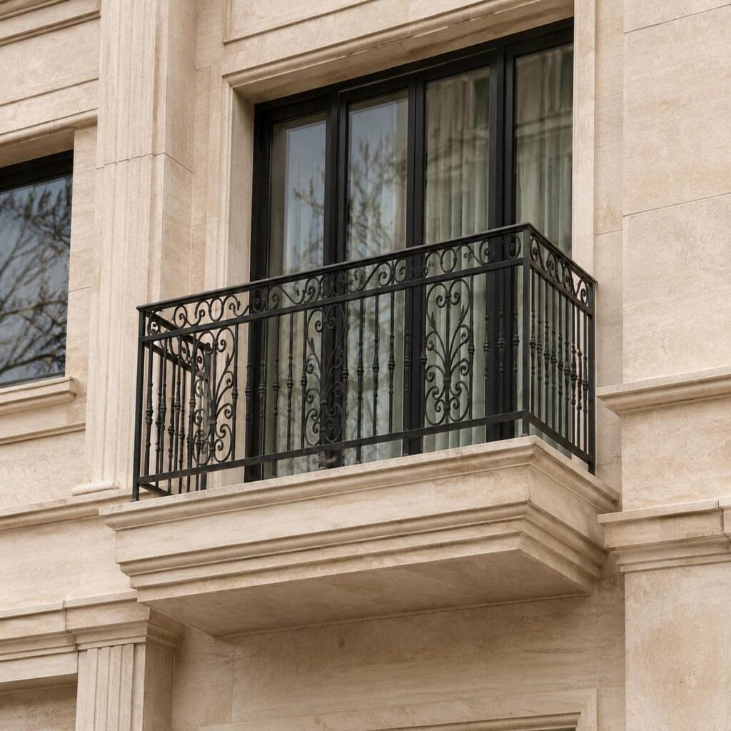 نرده بالکن آلومینیومی سفید در تبریز