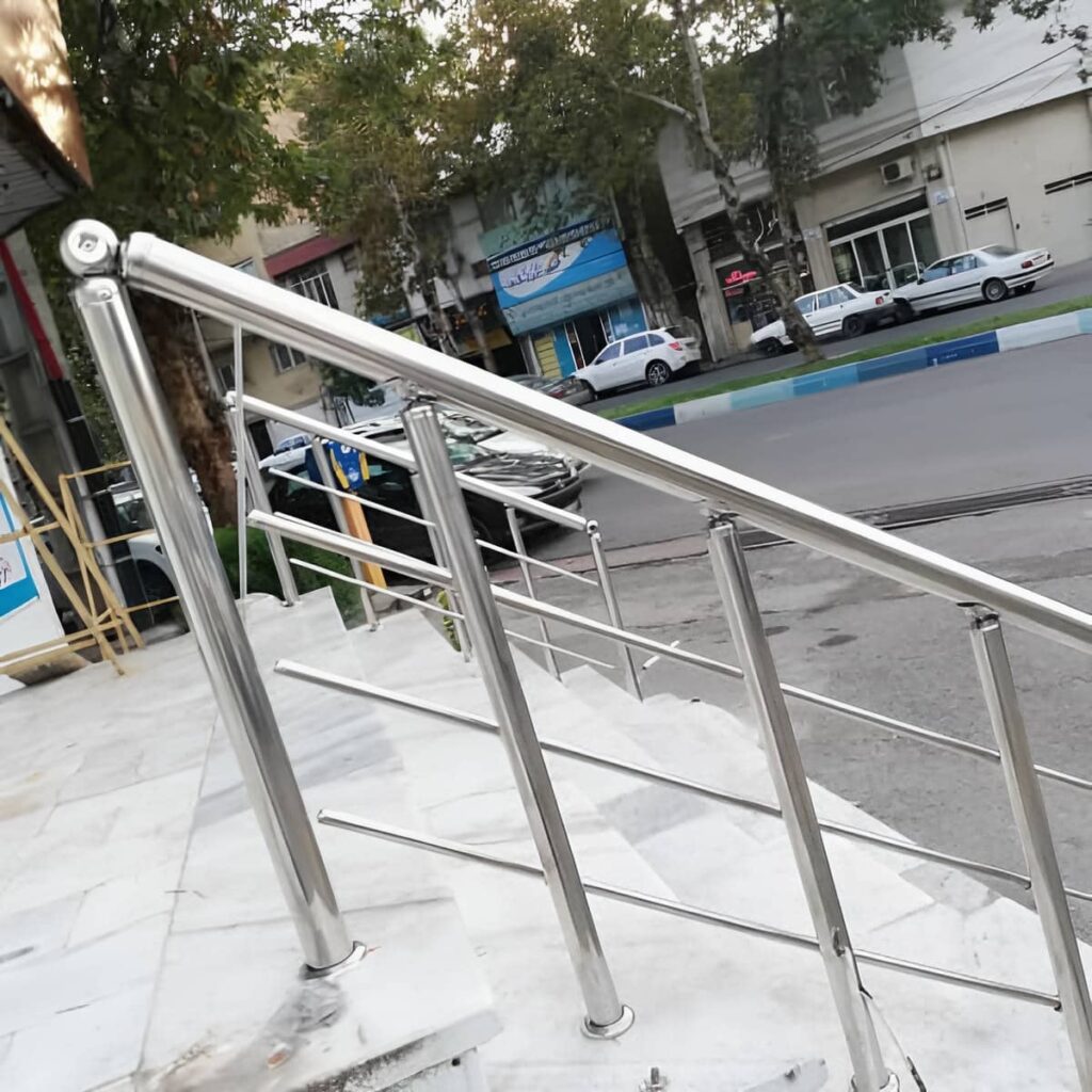 نرده بالکن شیشه ای با پایه استیل استان کهگیلویه و بویراحمد