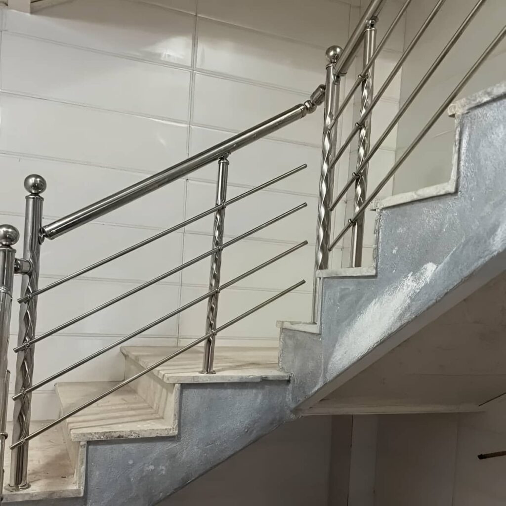 نرده راه پله استیل با دست انداز براق