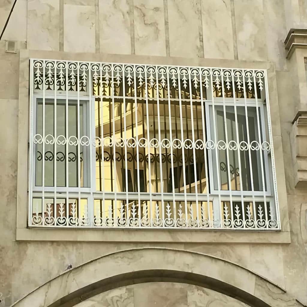 نرده پنجره فلزی با طرح هندسی در استان سمنان