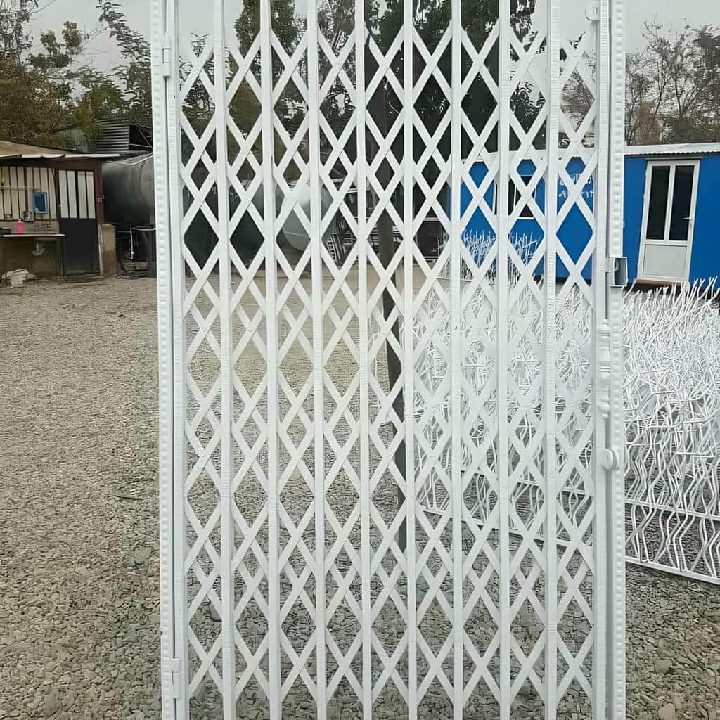 نمای دهانه نامتقارن با دیوار گچی نوساز