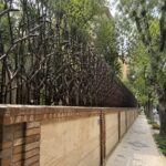 حفاظ دیوار شاخ گوزنی مشکی کنار ورودی ساری مرکز فروش و اجرای حفاظ دیوار در ساری و حومه